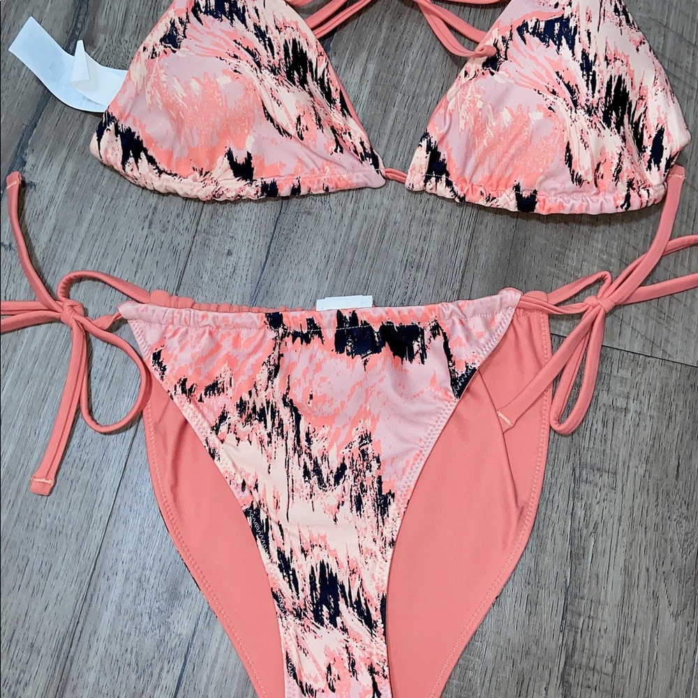 Gymshark Triangle Reversible Bikini Set - Picture 3 of 7